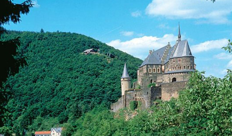 Schloss Vianden in Luxemburg | Ausflugsmöglichkeiten - präsentiert von Eifel Höfe